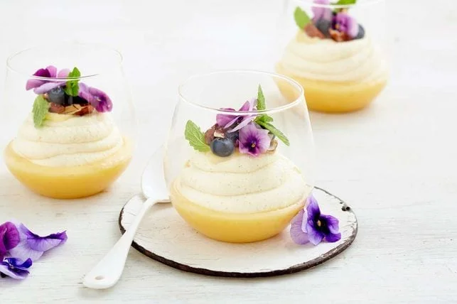 pretty deserts in a cup