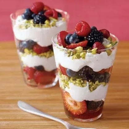 pavlova in a cup dessert