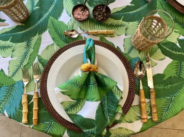 palm leaves tablescaping