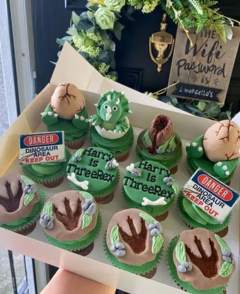 fun dinosaur cupcake ideas